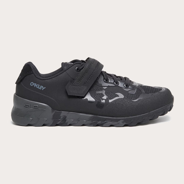FOF100432-02E BLACKOUT 1