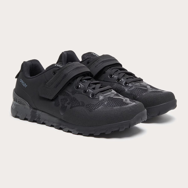 FOF100432-02E BLACKOUT 2