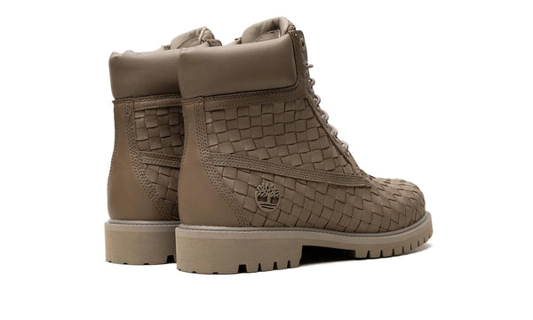 TB0A6FD6ET4 Stadium Goods studio 3