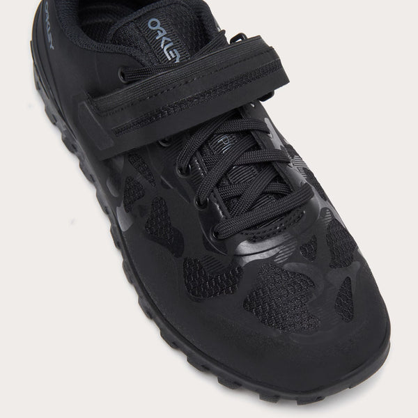FOF100432-02E BLACKOUT 7