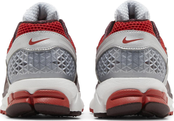 [FN7778-600] Womens NIKE WOMEN'S AIR ZOOM VOMERO 5 'MYSTIC RED'