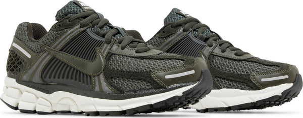 [FQ8898-325] Womens Nike ZOOM VOMERO 5 'SEQUOIA'