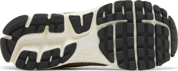 [HF7723-001] Mens Nike Zoom Vomero 5 Gold