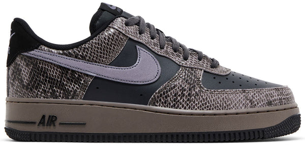 [HF2898-001] MENS NIKE AIR FORCE 1 '07 LV8 'OFF NOIR SNAKESKIN'