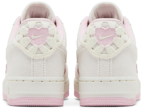 [HV5992-111] WOMENS NIKE AIR FORCE 1 '07 LX 'VALENTINE'S DAY (2025)'
