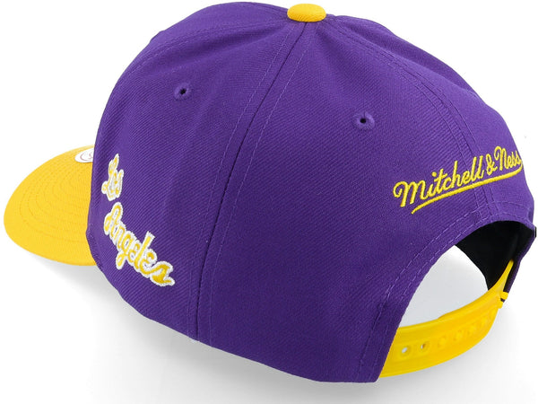 Mens MITCHELL & NESS NBA TEAM SCRIPT 2.0 PRO SNAPBACK HWC LAKERS