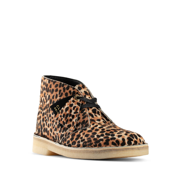 [26154161] WOMENS CLARKS DESERT BOOT LEOPARD PRINT PONY