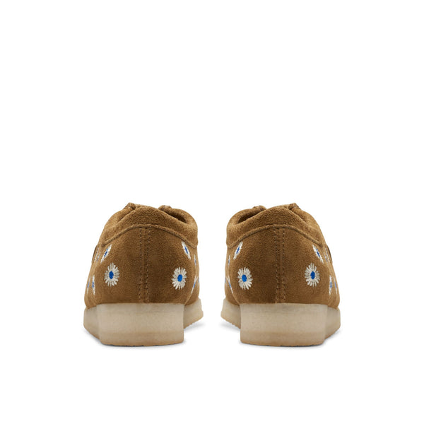 [26176529] WOMENS CLARKS WALLABEE DARK OLIVE EMB