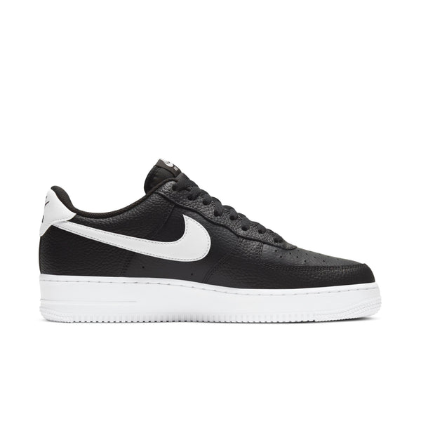 [CT2302-002] Mens Nike Air Force 1 Low '07 'Black White Pebbled Leather'