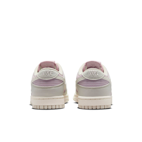 [DD1873-001] Womens Nike DUNK LOW
