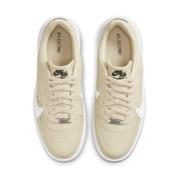 [DJ9946-200] WOMENS NIKE AIR FORCE 1 PLT.AF.ORM 'FOSSIL'