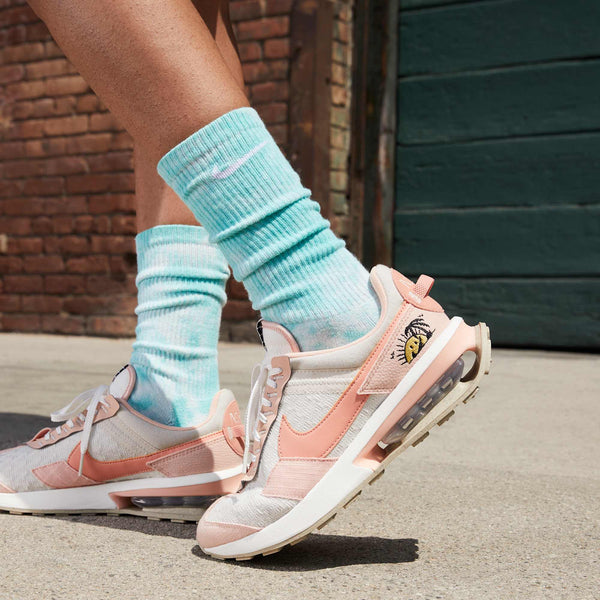 [DJ9984-101] WOMENS NIKE AIR MAX PRE-DAY 'SUN CLUB MULTI'