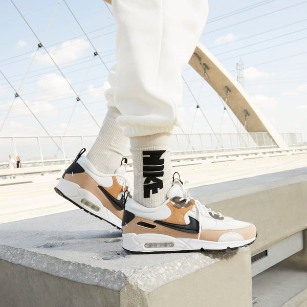 [DM9922-002] Womens Nike AIR MAX 90 FUTURA 'TAN'