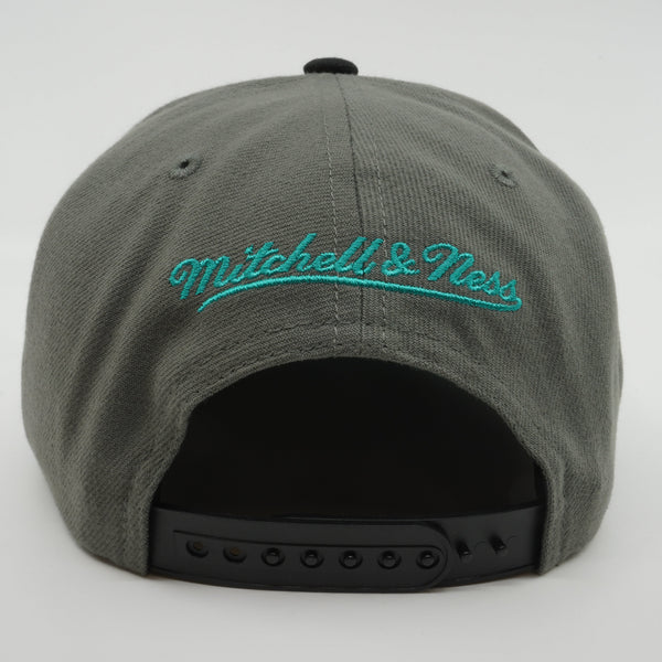 MENS MITCHELL & NESS NBA STORM FRONT SNAPBACK HWC SPURS - GREY