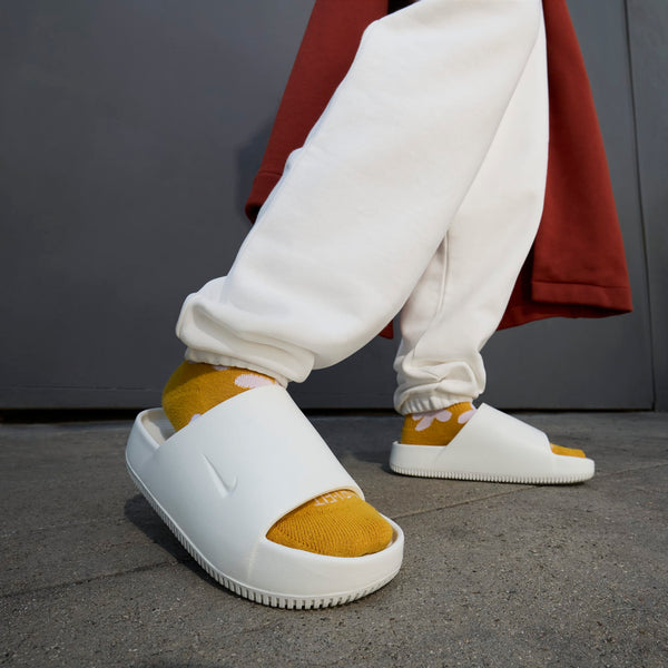 [DX4816-100] Womens Nike CALM