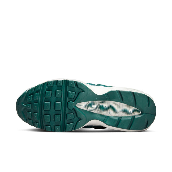 [DZ5226-300] Womens Nike AIR MAX 95 'GREEN VELVET'