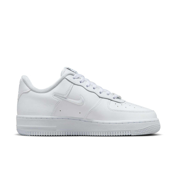 [FB8251-100] Womens Nike AIR FORCE 1 LOW '07 SE 'JUST DO IT TRIPLE WHITE (W)'
