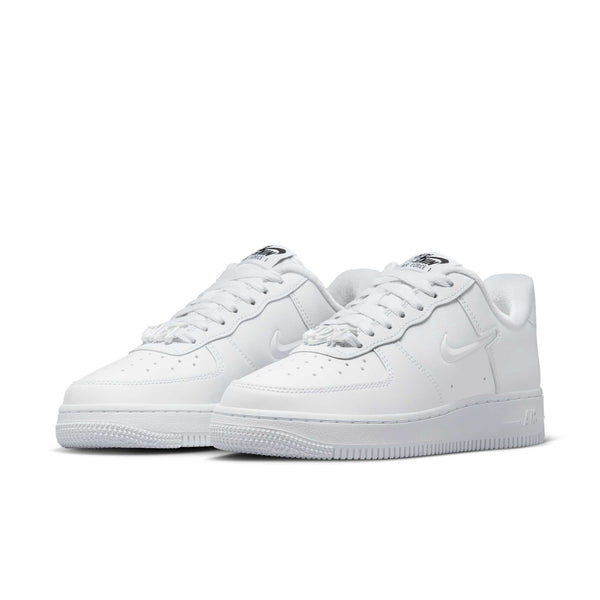 [FB8251-100] Womens Nike AIR FORCE 1 LOW '07 SE 'JUST DO IT TRIPLE WHITE (W)'