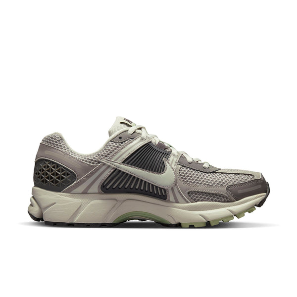 [FB8825-001] Womens Nike ZOOM VOMERO 5 'COBBLESTONE FLAT PEWTER (W)'