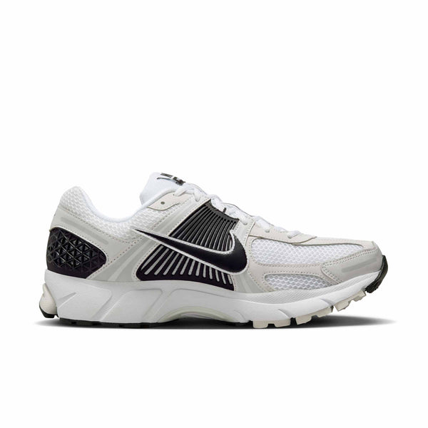 [FB9149-101] MENS NIKE ZOOM VOMERO 5