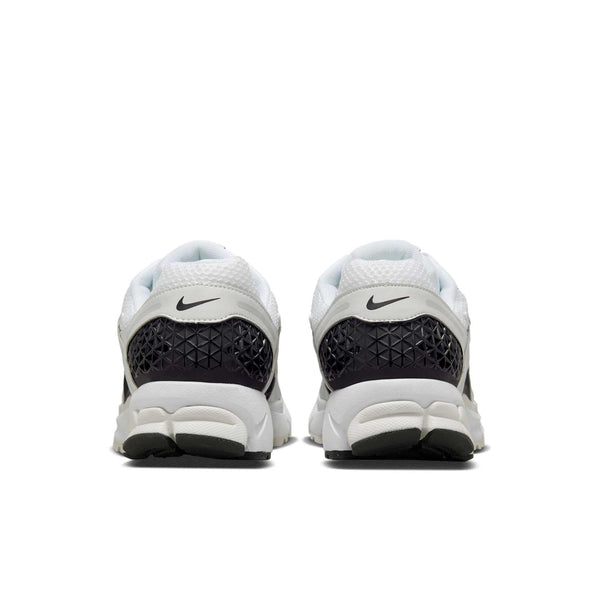 [FB9149-101] MENS NIKE ZOOM VOMERO 5