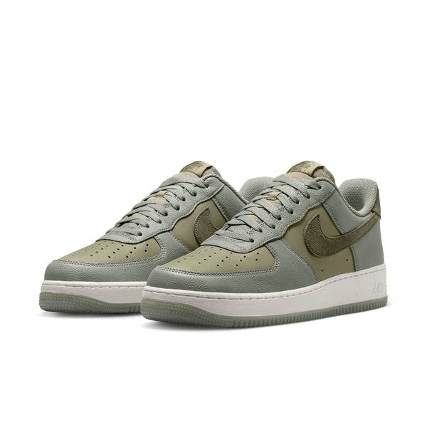 [FJ4170-002] Mens Nike AIR FORCE 1 '07 LV8
