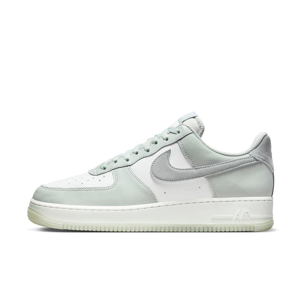 [FJ4170-003] Mens Nike Air Force 1 '07 LV8