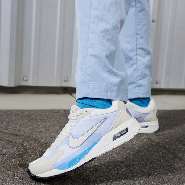 [FN0784-103] WOMENS NIKE AIR MAX SOLO