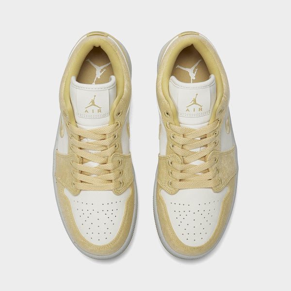[FN3722-701] WOMENS AIR JORDAN RETRO 1 LOW SE 'TEAM GOLD'