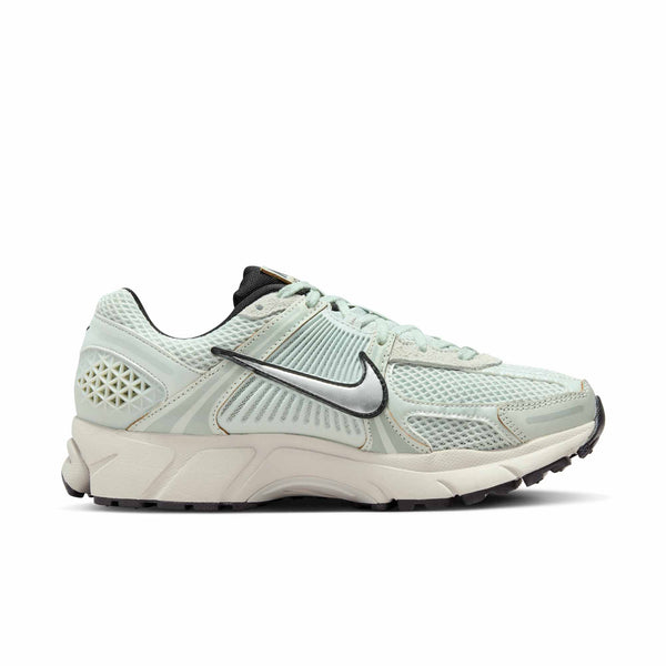 [FN6742-001] WOMENS NIKE ZOOM VOMERO 5
