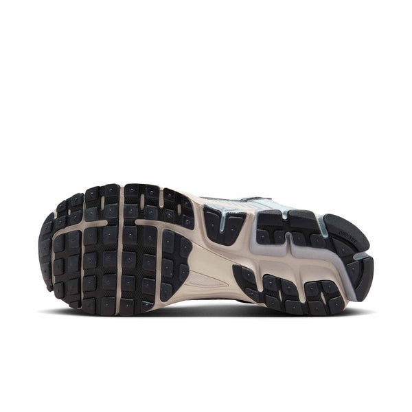 [FN6742-002] WOMENS NIKE ZOOM VOMERO 5
