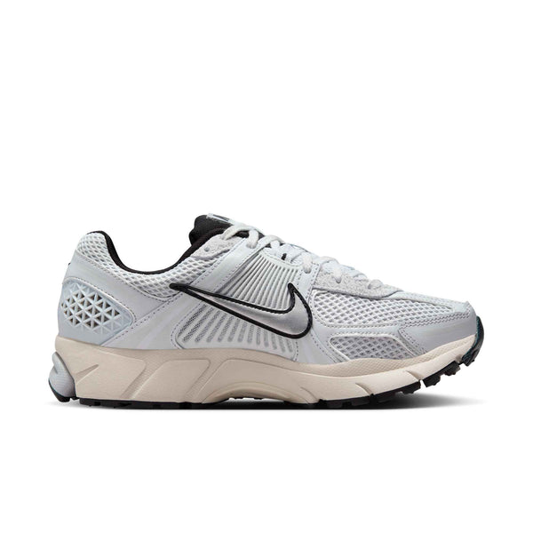 [FN6742-002] WOMENS NIKE ZOOM VOMERO 5