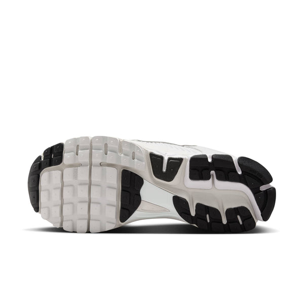 [FQ7079-100] Womens Nike Zoom Vomero 5