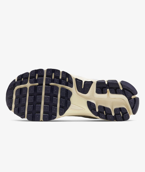 [FV8111-451] WOMENS NIKE ZOOM VOMERO 5 'BLUE TINT'