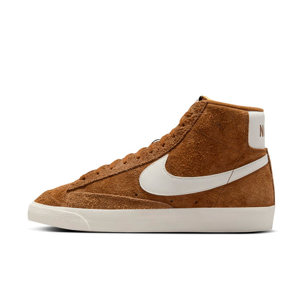 [HF3157-200] MENS NIKE BLAZER MID '77 PREMIUM 'LIGHT BRITISH TAN HYPER CRIMSON SAIL'