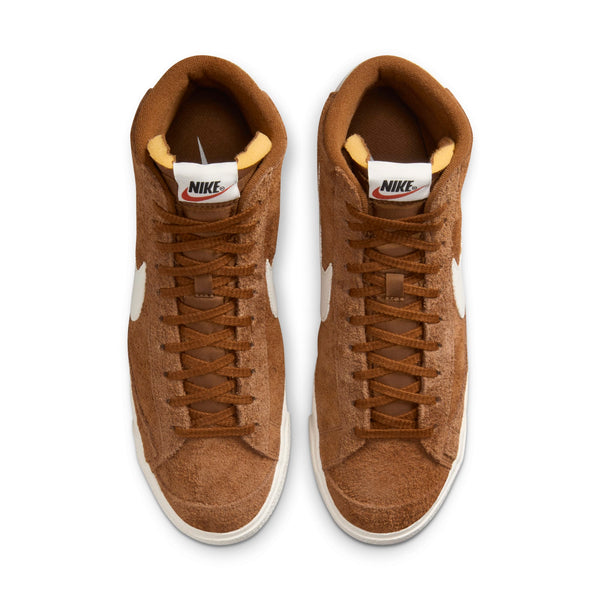 [HF3157-200] MENS NIKE BLAZER MID '77 PREMIUM 'LIGHT BRITISH TAN HYPER CRIMSON SAIL'