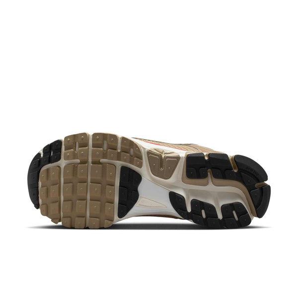 [HV0826-247] Womens Nike ZOOM VOMERO 5