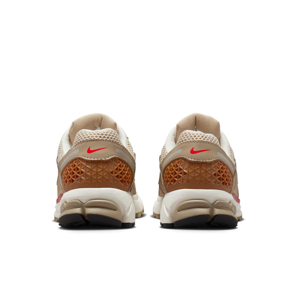 [HV0826-247] Womens Nike ZOOM VOMERO 5