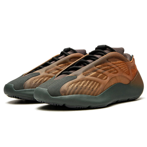 [GY4109] Mens Adidas Yeezy 700 V3