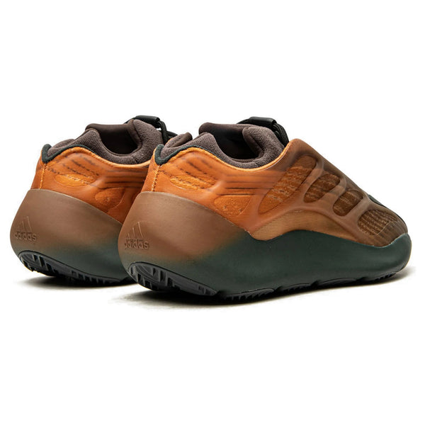 [GY4109] Mens Adidas Yeezy 700 V3