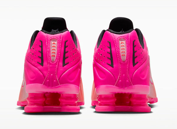 [IH2343-600] WOMENS NIKE SHOX R4 AB 'HYPER PINK BLACK'