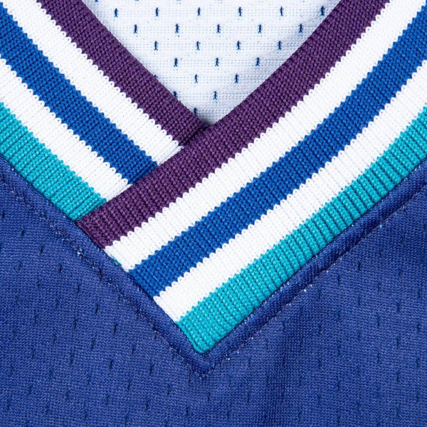 Mens Mitchell & Ness NBA Authentic Jersey Charlotte Hornets 1994 Alonzo Mourning - sneakAR