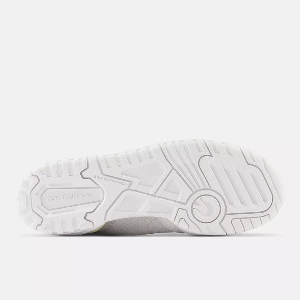 [BBW550SG] WOMENS NEW BALANCE 550 'SEA SALT NORI'