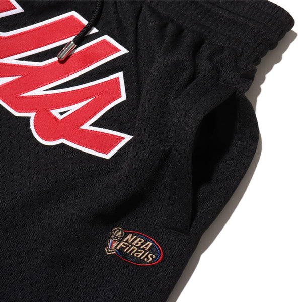 MENS MITCHELL & NESS NBA JUST DON PRACTICE SHORTS BULLS