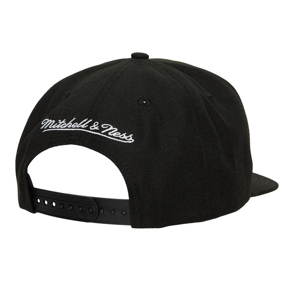Mens MITCHELL & NESS NBA SHARK BITE SNAPBACK NETS