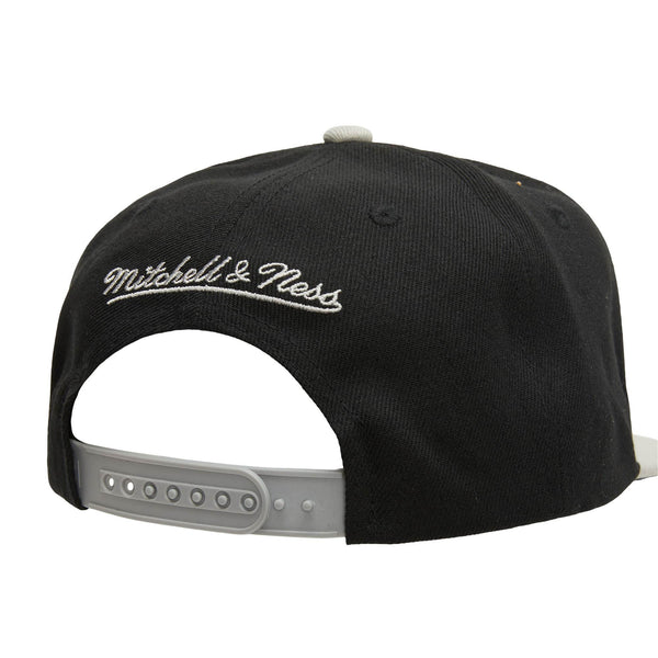 Mens MITCHELL & NESS NBA 8 BIT XL SNAPBACK NETS