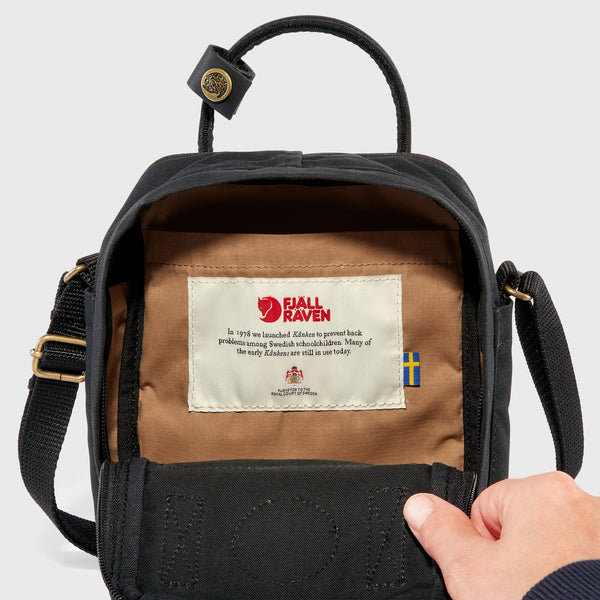[23799-550] UNISEX FJALLRAVEN KANKEN NO. 2 SLING BAG