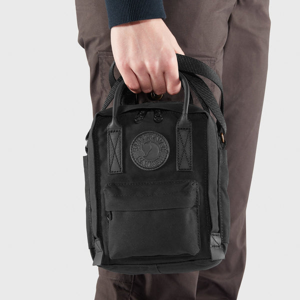 [23799-550] UNISEX FJALLRAVEN KANKEN NO. 2 SLING BAG