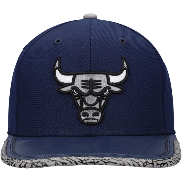 MENS MITCHELL & NESS NBA DAY 3 SNAPBACK BULLS - NAVY