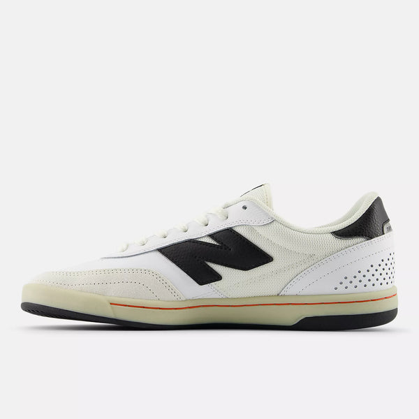 [NM440NO2] MENS NEW BALANCE NUMERIC 440V2 'WHITE/BLACK'